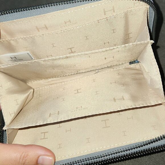 Like new! Halston wallet H Halston wristlet wallet clutch - Picture 9 of 14